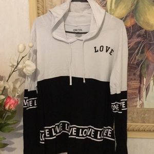 Hooded long sleeve shirt